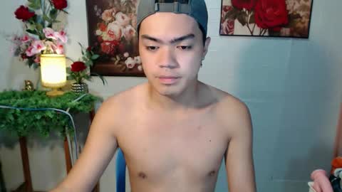 Snapshot of _cumwithrussel chatting on May 17, 2026, 3:26 am Russ online show from May 17, 2026, 3:26 am