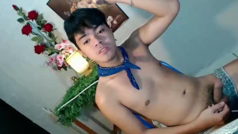 Snapshot of _cumwithrussel chatting on May 18, 2026, 2:40 am Russ online show from May 18, 2026, 2:40 am
