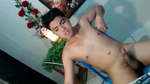 Snapshot of _cumwithrussel chatting on May 21, 2026, 2:07 am Russ online show from May 21, 2026, 2:07 am