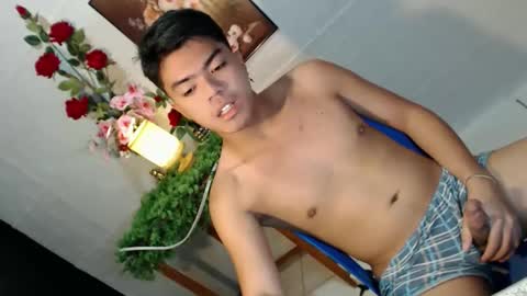 Snapshot of _cumwithrussel chatting on May 22, 2026, 1:57 am Russ online show from May 22, 2026, 1:57 am