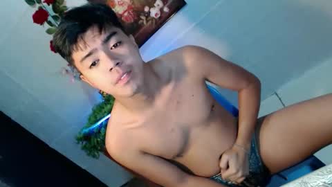 Snapshot of _cumwithrussel chatting on May 25, 2026, 12:38 am Russ online show from May 25, 2026, 12:38 am