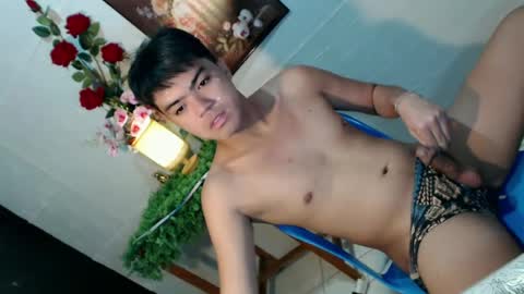 Snapshot of _cumwithrussel chatting on May 27, 2026, 4:31 am Russ online show from May 27, 2026, 4:31 am
