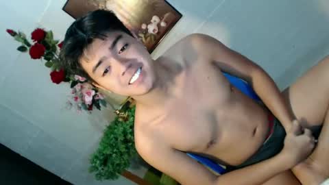Snapshot of _cumwithrussel chatting on June 14, 2026, 12:19 am Russ online show from June 14, 2026, 12:19 am