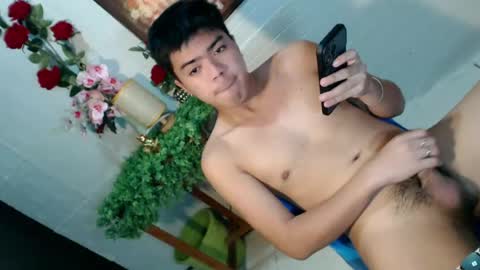 Snapshot of _cumwithrussel chatting on June 14, 2026, 2:24 am Russ online show from June 14, 2026, 2:24 am