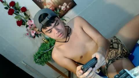 Snapshot of _cumwithrussel chatting on June 15, 2026, 1:19 am Russ online show from June 15, 2026, 1:19 am