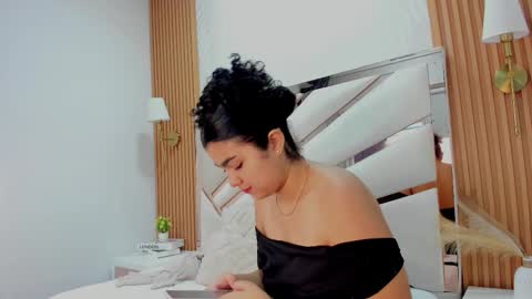 _curly_beauty online show from February 23, 2026, 2:36 pm