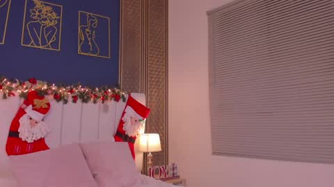 Snapshot of _dakota_a chatting on December 19, 2024, 2:35 pm Dakota online show from December 19, 2024, 2:35 pm