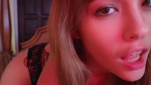 Snapshot of _demi_dee_ chatting on February 1, 2025, 2:37 am DemiDee online show from February 1, 2025, 2:37 am