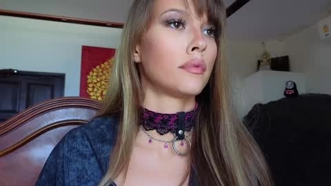 Snapshot of _demi_dee_ chatting on March 4, 2025, 8:35 am DemiDee online show from March 4, 2025, 8:35 am