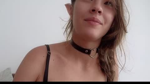 Snapshot of _demi_dee_ chatting on November 2, 2025, 8:17 am DemiDee online show from November 2, 2025, 8:17 am