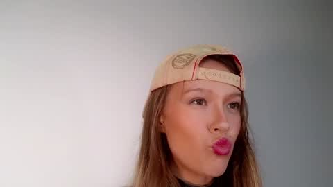 Snapshot of _demi_dee_ chatting on November 14, 2025, 10:36 am DemiDee online show from November 14, 2025, 10:36 am