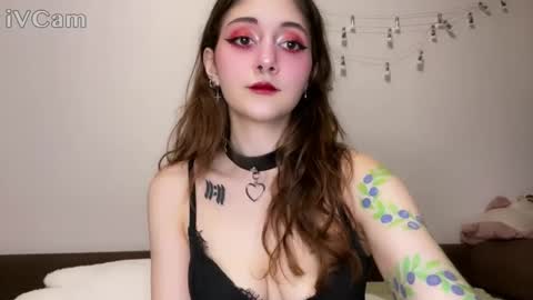 Snapshot of _devilbaby chatting on December 4, 2024, 12:14 pm Kate online show from December 4, 2024, 12:14 pm