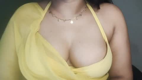 _dreamgirl_0 online show from April 23, 2026, 10:14 am