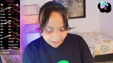 Snapshot of _eilish chatting on April 28, 2026, 8:36 pm _eilish online show from April 28, 2026, 8:36 pm