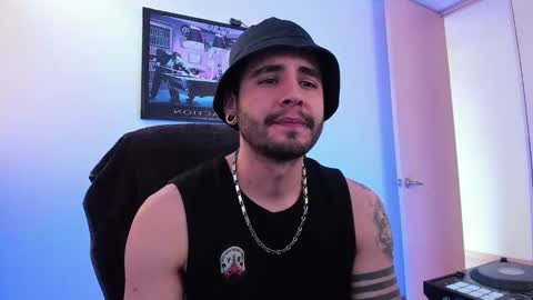 Snapshot of _elon_coxx_ chatting on February 13, 2025, 9:38 pm - online show from February 13, 2025, 9:38 pm