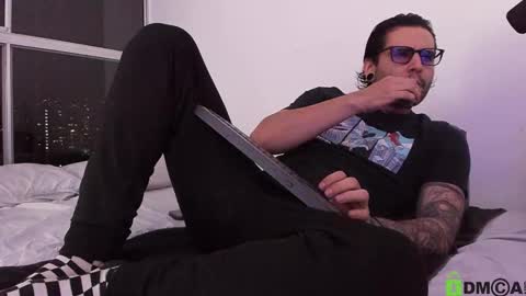 Snapshot of _elon_coxx_ chatting on October 10, 2025, 11:59 pm - online show from October 10, 2025, 11:59 pm