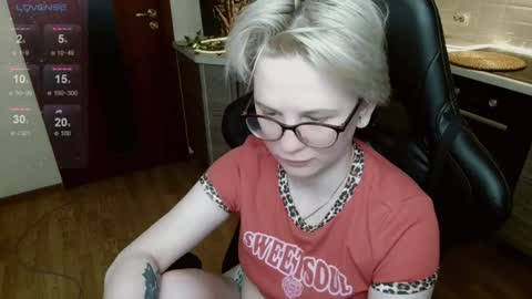 Snapshot of _elven_dreams__ chatting on July 18, 2026, 8:34 pm chloue and Gretta online show from July 18, 2026, 8:34 pm