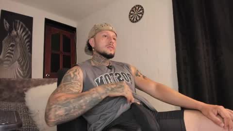 Snapshot of _emilio_escobar chatting on May 26, 2026, 9:49 am Emilio online show from May 26, 2026, 9:49 am