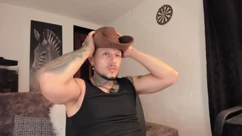 Snapshot of _emilio_escobar chatting on June 4, 2026, 9:59 am Emilio online show from June 4, 2026, 9:59 am