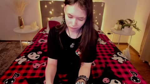 Snapshot of _emily__strike_ chatting on May 18, 2026, 1:45 am _emily__strike_ online show from May 18, 2026, 1:45 am