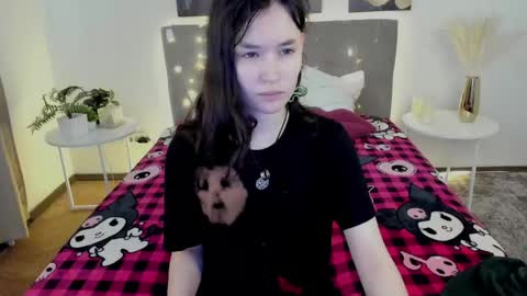 Snapshot of _emily__strike_ chatting on May 25, 2026, 1:33 am _emily__strike_ online show from May 25, 2026, 1:33 am