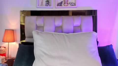 Isabella online show from February 10, 2026, 12:09 pm