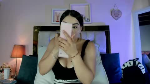 Isabella online show from April 27, 2026, 12:03 pm