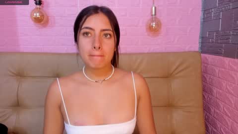 Snapshot of _emma_diamond_ chatting on December 5, 2024, 1:38 pm Emma online show from December 5, 2024, 1:38 pm