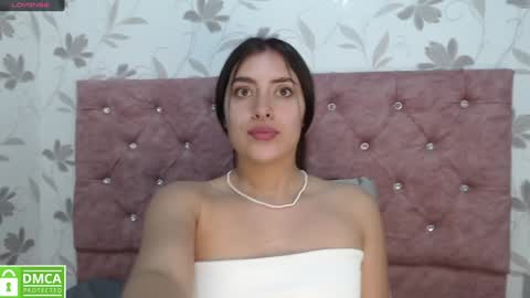 Snapshot of _emma_diamond_ chatting on December 23, 2024, 8:57 pm Emma online show from December 23, 2024, 8:57 pm