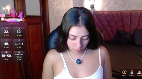 Snapshot of _emma_diamond_ chatting on November 4, 2025, 7:24 pm Emma online show from November 4, 2025, 7:24 pm
