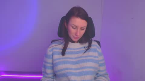 Snapshot of _emma_lay chatting on December 22, 2024, 10:17 am Emma online show from December 22, 2024, 10:17 am