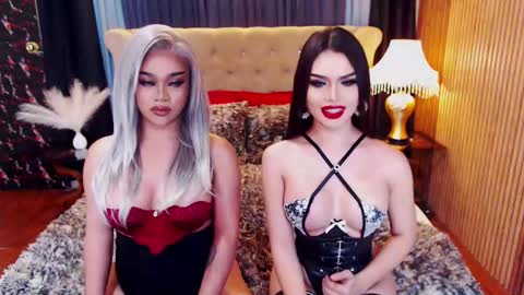 Snapshot of _empressvalerie_ chatting on February 10, 2025, 9:25 pm _empressvalerie_ online show from February 10, 2025, 9:25 pm