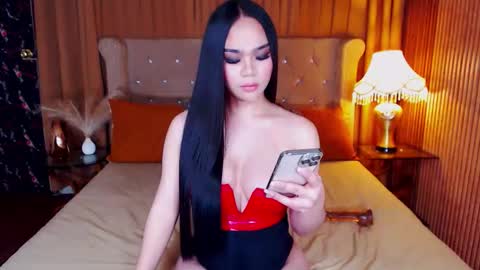 Snapshot of _empressvalerie_ chatting on November 21, 2025, 4:33 am _empressvalerie_ online show from November 21, 2025, 4:33 am