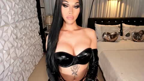Snapshot of _enchantress_samira_ chatting on February 8, 2025, 7:04 am GODDESS SAMIRA online show from February 8, 2025, 7:04 am
