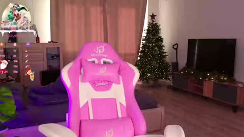 Snapshot of _enternity_ chatting on December 15, 2024, 6:29 am Mia online show from December 15, 2024, 6:29 am