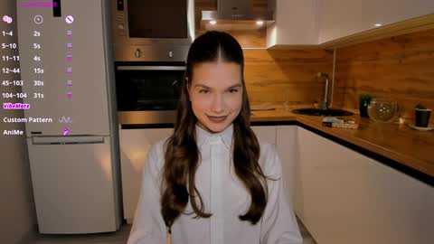 Snapshot of _eva_lee chatting on December 5, 2024, 4:44 pm Alice online show from December 5, 2024, 4:44 pm