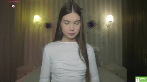 Snapshot of _eva_lee chatting on November 6, 2025, 7:59 pm Alice online show from November 6, 2025, 7:59 pm