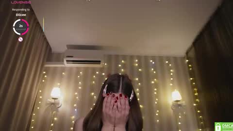 Snapshot of _eva_lee chatting on December 5, 2025, 5:20 pm Alice online show from December 5, 2025, 5:20 pm