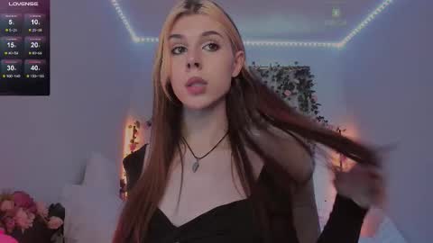 Snapshot of _eva_pleasure_ chatting on October 14, 2025, 5:30 am Eva online show from October 14, 2025, 5:30 am