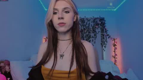 Snapshot of _eva_pleasure_ chatting on October 18, 2025, 6:48 am Eva online show from October 18, 2025, 6:48 am