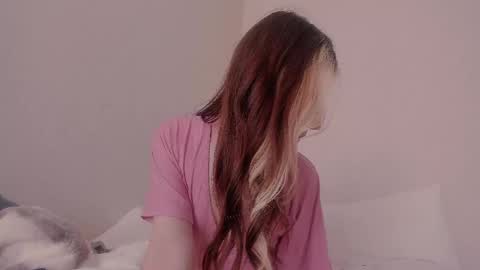 Snapshot of _eva_pleasure_ chatting on May 17, 2026, 9:06 am Eva online show from May 17, 2026, 9:06 am