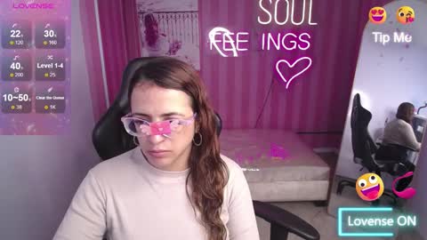 Snapshot of _evoni_b chatting on September 19, 2025, 12:39 pm evoni online show from September 19, 2025, 12:39 pm