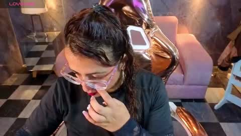 Snapshot of _evoni_b chatting on October 26, 2025, 7:42 pm evoni online show from October 26, 2025, 7:42 pm