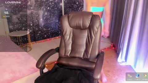 Snapshot of _f_r_a_u_ chatting on January 26, 2025, 1:09 am F R A U online show from January 26, 2025, 1:09 am