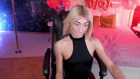 Snapshot of _f_r_a_u_ chatting on March 5, 2025, 7:16 am F R A U online show from March 5, 2025, 7:16 am