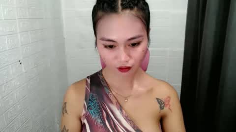 STEFFANNY WELL. online show from November 20, 2025, 7:57 pm