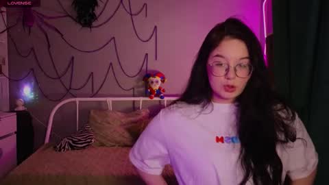 Snapshot of _favorite_ chatting on October 30, 2025, 5:57 pm KENDALL NATHAN MARRY RYANPVT IS OPEN online show from October 30, 2025, 5:57 pm