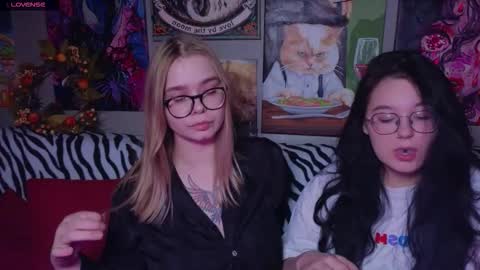 Snapshot of _favorite_ chatting on November 20, 2025, 5:45 pm KENDALL NATHAN MARRY RYANPVT IS OPEN online show from November 20, 2025, 5:45 pm