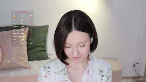 Essie  online show from February 13, 2025, 10:12 am