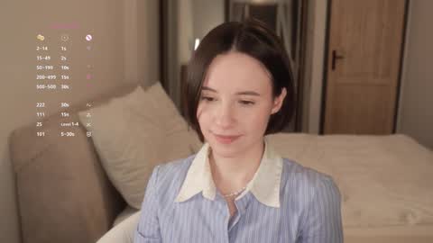 Essie  online show from March 5, 2026, 6:59 pm